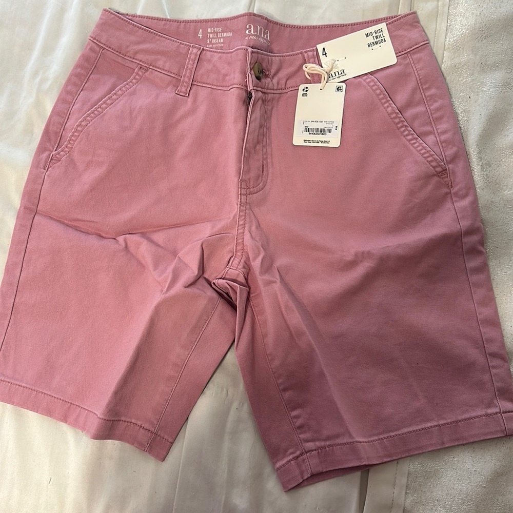 Pink Mid-rise Twill Bermuda 9” inseam